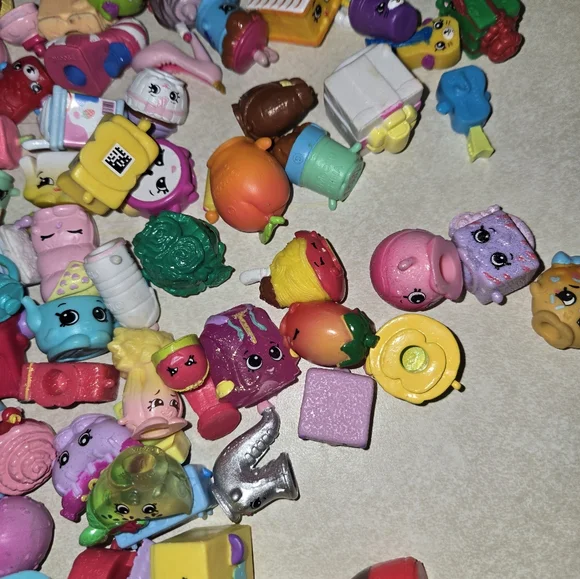 Shopkins Large Bundle 355 Pieces!!! - Picture 4 of 16